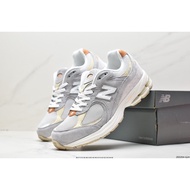 Item retro New Balance 2002R