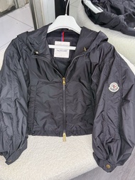 99新 Moncler 蒙口 防風衣黑色連帽短款外套 七分袖 00碼