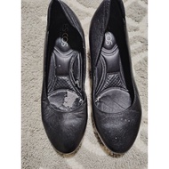 Preloved Esquire Shoes