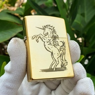 Bật Lửa Zippo Ngựa 1 Sừng Đồng Nguyên Khối Đáy Dập Đời La Mã ( Tặng Kèm Phụ Kiện )