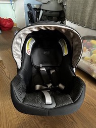 Chicco 嬰兒汽車安全座椅