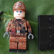 WW2 German in camo uniform 2 and armament