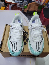 Hummel 白色運動鞋