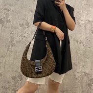 Fendi vintage Medieval FENDI Crescent Bag Presbyopia Shoulder Armpit Bag
