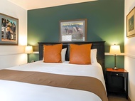 Saddleback Inn at Lake Arrowhead