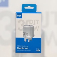 其他品牌 - DJT 30W PD 雙口快充充電器（英規｜白色）｜USB-C + USB-A｜支援 PPS｜PD3.0 & QC 快充｜便攜快充頭