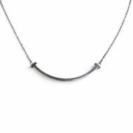 成色極佳 □ TIFFANY&Co. Tiffany AU750 T Smile小號項鍊，白K金，重 3.09 克，女款