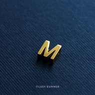 LUCY SUMMER กำไลข้อมือหินแท้ Pyrite ขนาด 4 mm พร้อมจี้ตัวอักษร Alphabet A-Z
