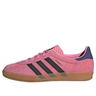 รองเท้าผู้หญิง[TRENDX] ADIDAS GAZELLE INDOOR SHOES 'BLISS PINK CORE BLACK'WOMEN( IE7002) 42.5