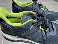 Adidas Boost Gore-Tex 男士跑鞋