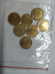 香港一毫硬幣一九七四至七九年共八枚。五元平郵