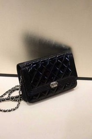 Chanel Boy 系列 黑色 漆皮 斜挎包