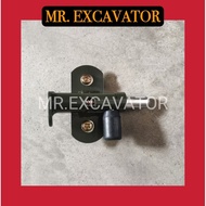 Hitachi EX EX60-5 EX120-5 EX200-5 EX300-5 Excavator Cabin Front Lower Glass Latch Glass Buckle Excav