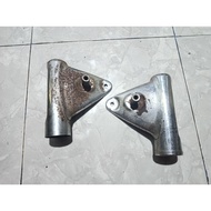 SUZUKI Headlight bracket original second hand GT250SUZUKI