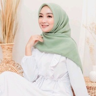 Bella Square Hijab Segi Empat Warna Sage Green Bahan Polycotton