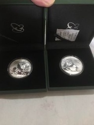 二個熊貓銀幣 10元2011年