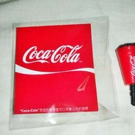 A皮商旋.(企業寶寶玩偶娃娃)全新附袋Coca Cola可口可樂耳機塞!--值得收藏!/6房樂箱140/-P