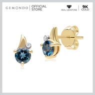 Gemondo ต่างหูทองคำ 9K ประดับลอนดอน บลูโทแพซ (London Blue Topaz) และเพชร ดีไซน์ใบไม้ ทรงสตัด : ต่างห