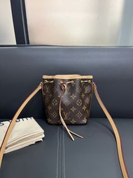 LV nano noe
老花抽繩小水桶
