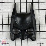 Batman mask disguised as Halloween cosplay/Batman mask