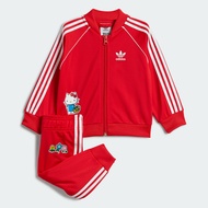 adidas ไลฟ์สไตล์ ชุดเสื้อและกางเกง adidas Originals x Hello Kitty SST เด็ก สีแดง IM2247