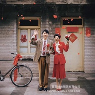 New Red Retro Hong Kong Style Parents' 80s Wedding Nostalgic Dress Theme Wedding Photo Studio Couple