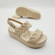 รองเท้าลำลองแฟชั่น สไตล์ Crocs Brooklyn Upper Low Wedge Sandal