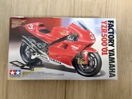 Tamiya 1/12 moto GP Yamaha YZR500 kit