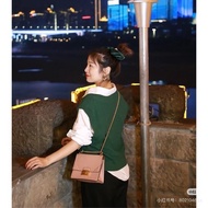 Fendi 全皮Kanu U金標肩背包25*17 98新配件塵袋