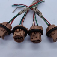 Universal Lamp Bulb Socket 3Wire / 7443 T20 Bulb Socket Female Adapter.