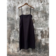Soft, loose black two-strap dress with elastic waistband frs T5040