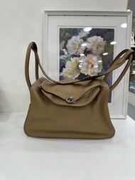 👜Hermes Lindy 34 Stamp Square M 愛馬仕 Lindy34  框M