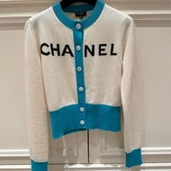 Chanel 19秀款，字母針織外套
