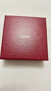 出售國際高級品牌Cartier 卡地亞珠寶公司，首飾保護盒。一套盒裝。燙金品牌，高級絲絨內盒。高貴優雅。全新正品正貨。罕有難求。合適pm