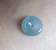 大清貨🈹️老坑玻璃種高冰夢幻藍天然翡翠A玉平安扣(頸鏈屬拍照專用)，可自行設計手繩手鏈吊飾
🈹️老坑老種緬甸料，玉質細膩，冰冰透透，種水一流
🈹️寓意：扣住平安，8方來財，財源滾滾
🈹️大約Size：