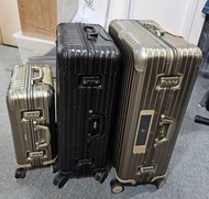 ◆90%新， RIMOWA 最高級系列 topas titanium ， 21吋玫瑰金6080HKD/30吋黑金7080HKD/32吋玫瑰金etap 8080HKD，行李喼。德國製造，有使用痕跡。歡迎