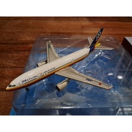 1/400 scale Japan Air System (JAS) Airbus A300-600/Boeing 777-200