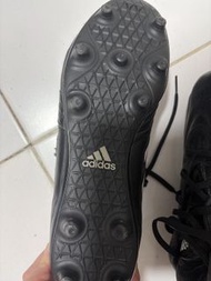adidas AG足球鞋
