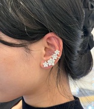 🎀 全新[楊紫同款]APM Monaco不對稱花朵耳釘別致耳夾設計感耳飾520禮物