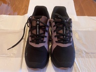 On cloud runner waterproof 防水鞋