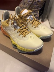 Asics ballahiolic Nova Surge Low 黃色