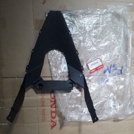 Chắn bùn trước trong (tam giác) Honda winner 150 V1 (64630-K56-N10)