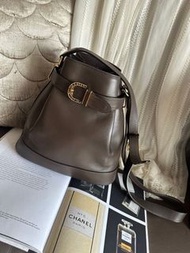 多年正版正貨商標門市現貨 可免息分期 Vintage valentino 罕有 絕版 大象灰bucket bag 水桶袋 袋 腋下包 a4 返工袋 返學袋 中古 復古 古董袋
