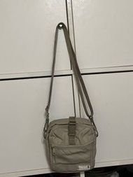 杏色多暗格斜孭袋