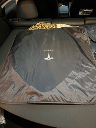 Tesla Model Y 頂玻璃遮陽網