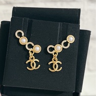 Chanel coco水鑽珍珠吊墜耳環(針）