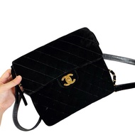 Chanel 貝嫂雙c扣黑金絲絨方胖子雙肩包