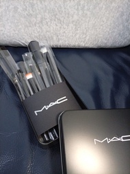 MAC 化妝掃套裝 連鐵盒happy birthday gift set一套12支#碎粉胭脂掃#眼影#陰影#眉掃#嘴筆#刷#等等#生日禮物首選