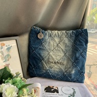 Chanel 新款22 Bag 銀字菱格紋漸層牛仔肩背包(小款)(單寧藍)