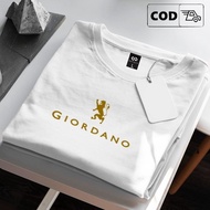 Whether you are a man or a woman, Giordano's short-sleeved round-neck T-shirts are all great choices